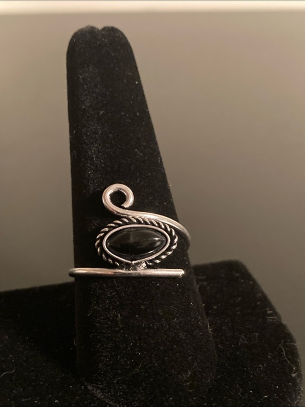 Sterling-Style Black Stone Scroll Ring - Women Jewelry size 10 adjustable